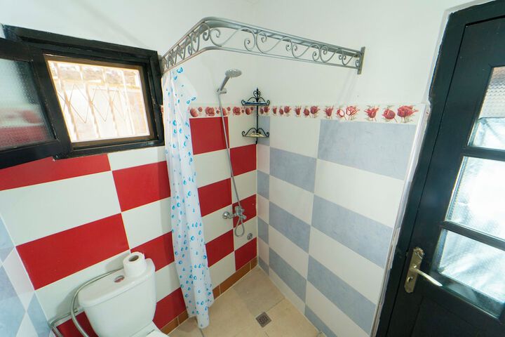 Room 71 of 87