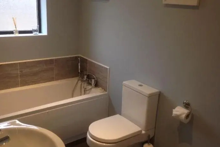 Room 6 of 19