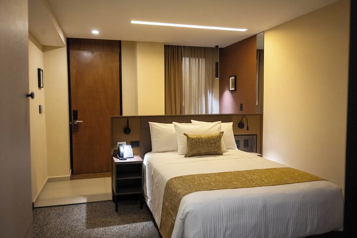 Room 5 of 24