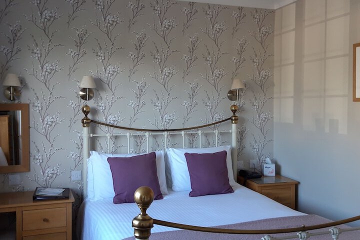 Room 9 of 82