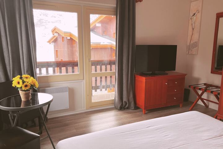 Room 30 of 128