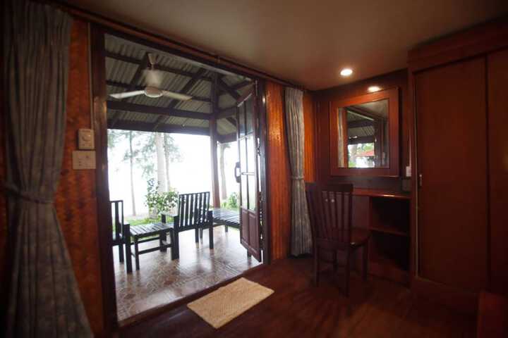 Room 28 of 67