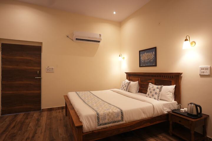 Room 10 of 11