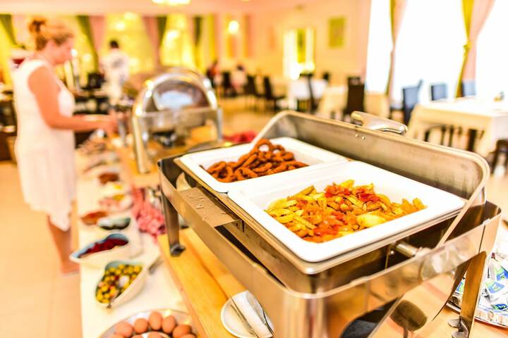 Breakfast/Coffee Service 93 of 147