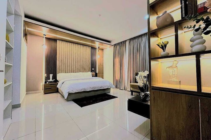 Room 11 of 57