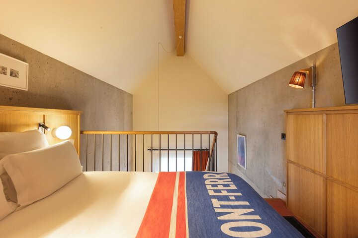Room 33 of 71