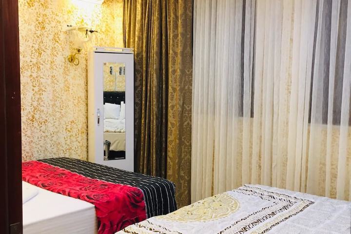 Room 12 of 30