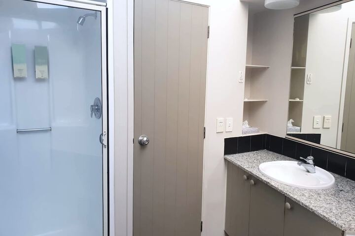 Room 25 of 43