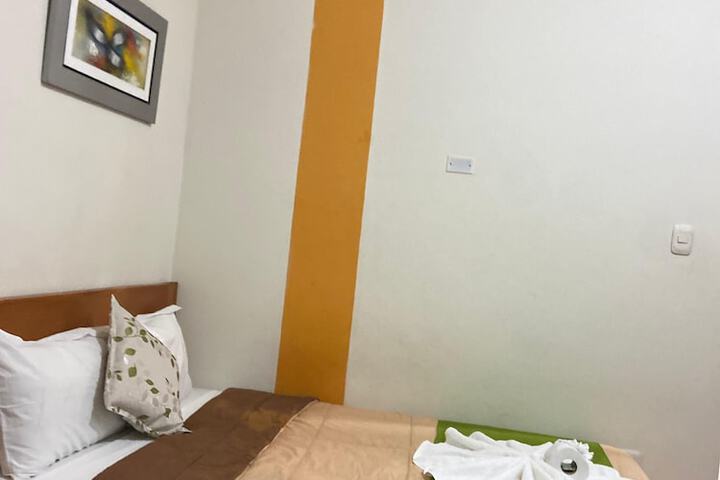 Room 5 of 28