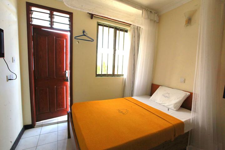 Room 8 of 53