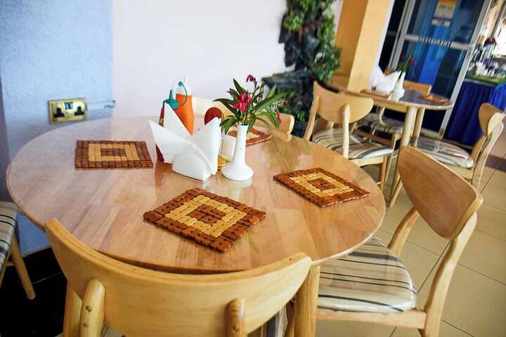 Dining 79 of 108