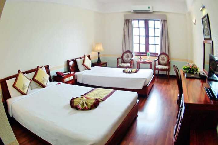 Room 6 of 55