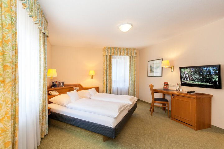 Room 22 of 140