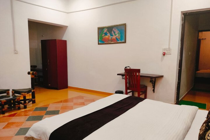 Room 32 of 96