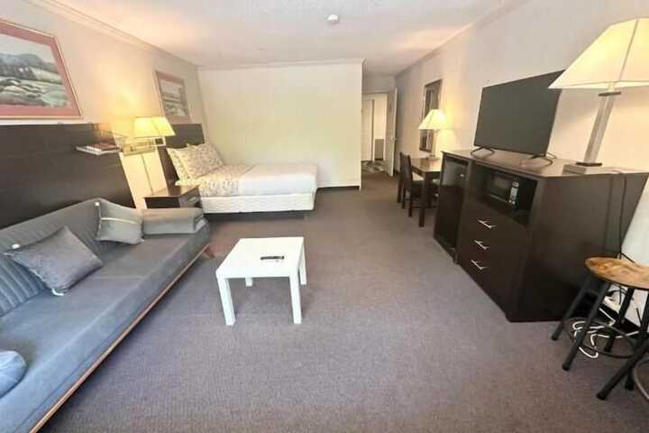 Room 2 of 26
