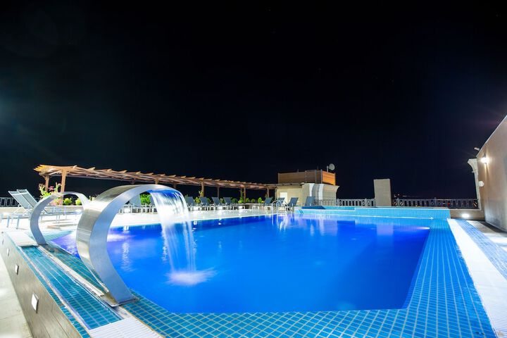 Pool 13 of 26