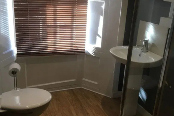 Room 14 of 27