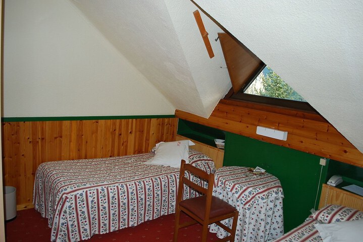 Room 5 of 57