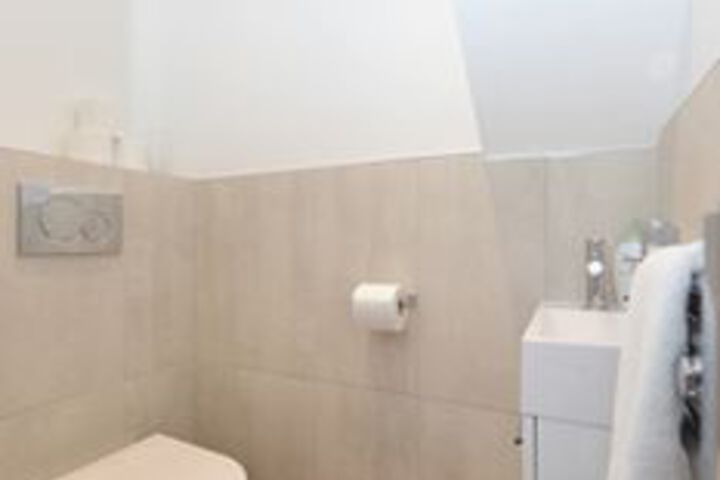 Room 4 of 22