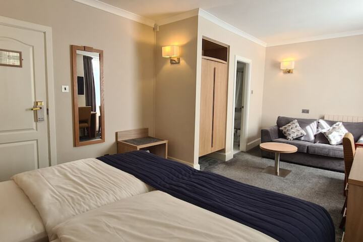 Room 40 of 98