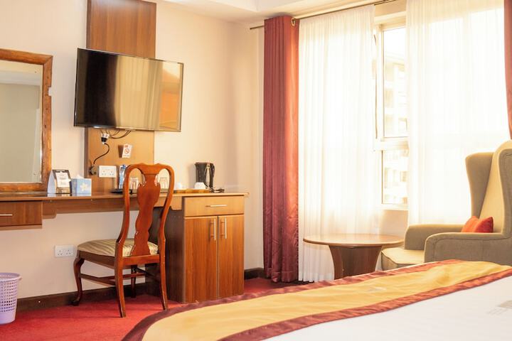 Room 6 of 48