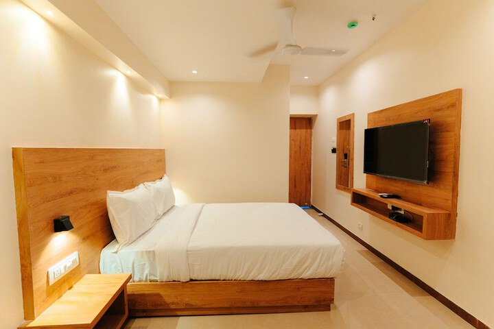 Room 12 of 53