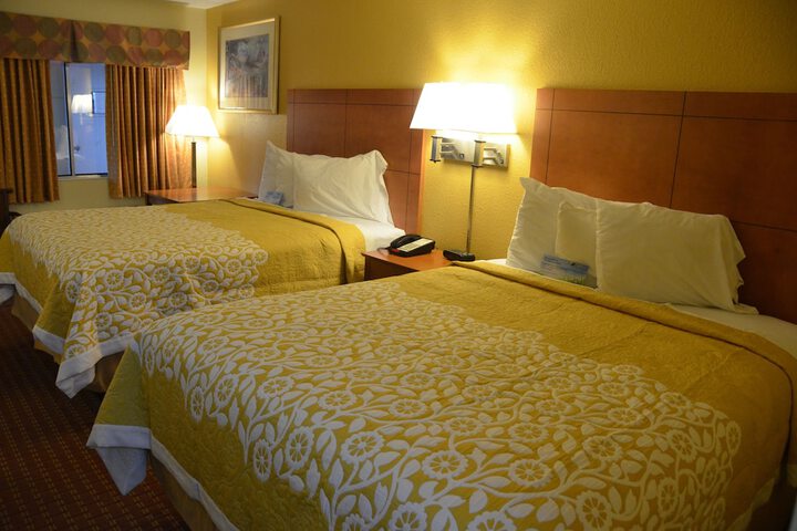 1 King Bed (14 of 15)