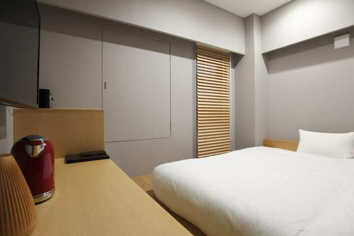 Room 8 of 61