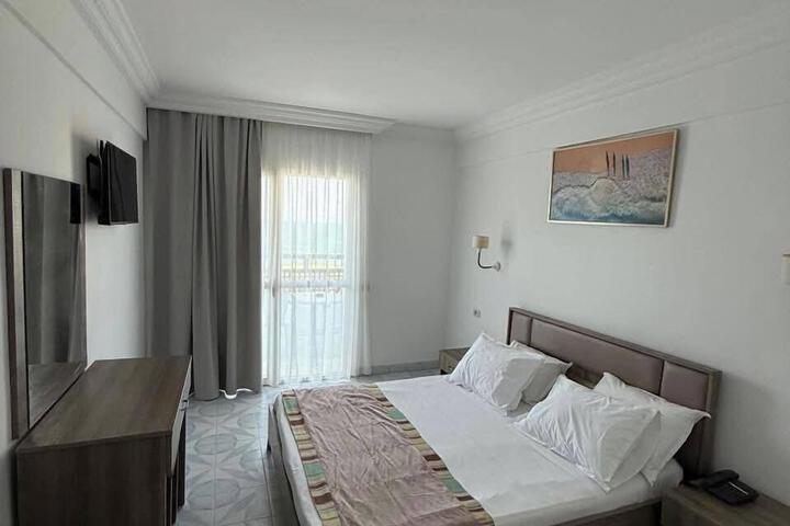 Room 12 of 13