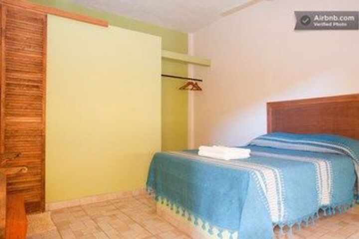 Room 5 of 10