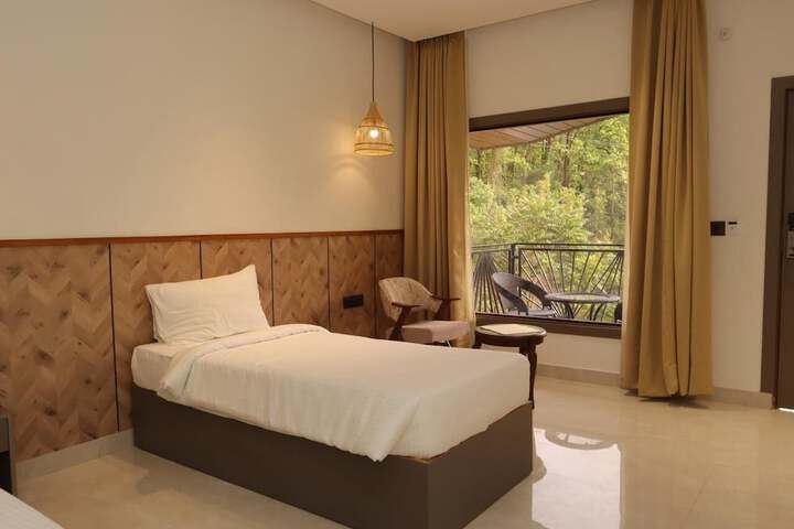 Room 18 of 42