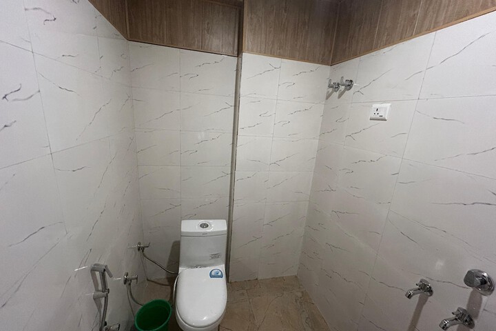 Room 11 of 14