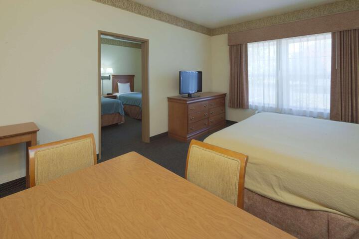 1 King Bed (15 of 18)