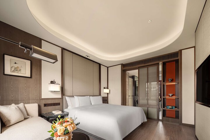 Room 14 of 156