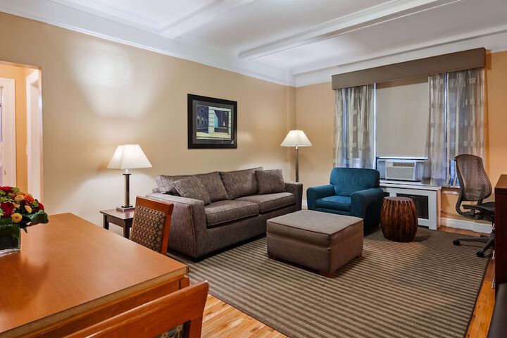 Best Western Plus Hospitality House New York | Bookonline.com
