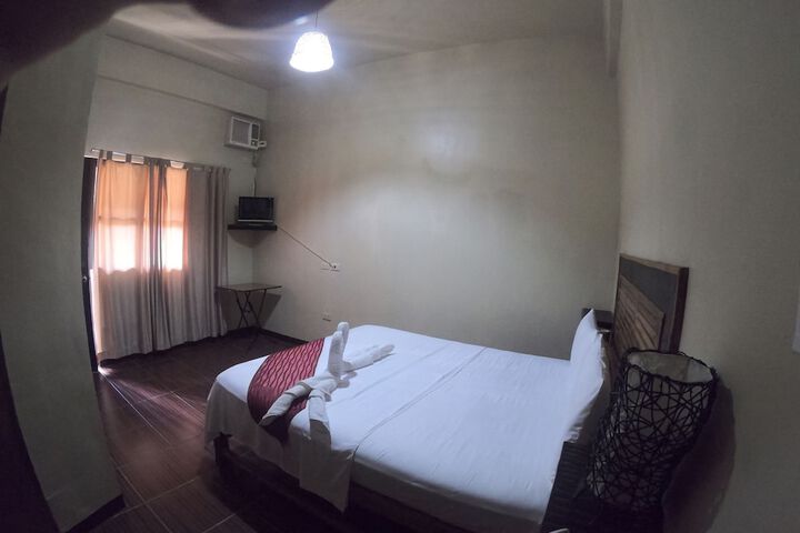 Room 8 of 20