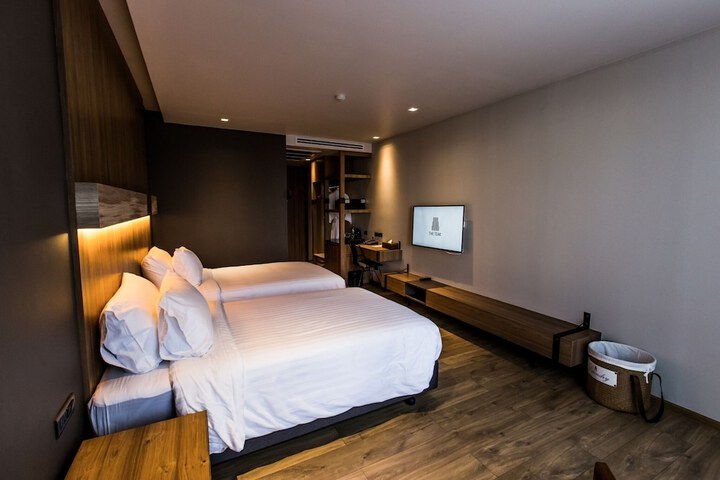 Room 5 of 56