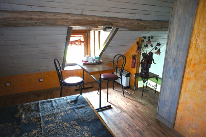 Room 12 of 34