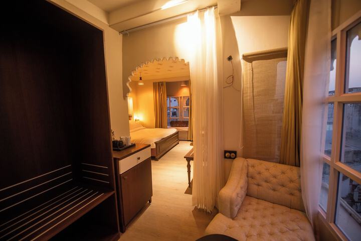 Room 8 of 45