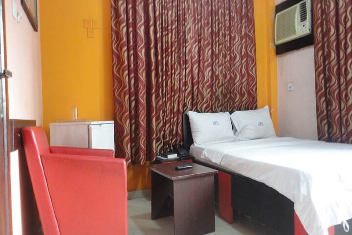 Room 12 of 35