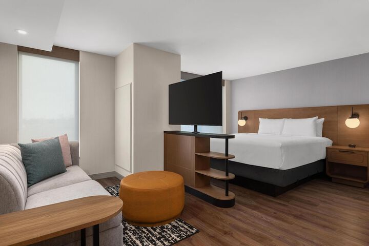 Hyatt House Mississauga /  Airport Corporate Centre in Mississauga, ON
