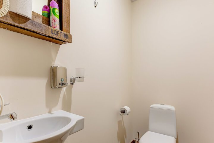 Room 19 of 19