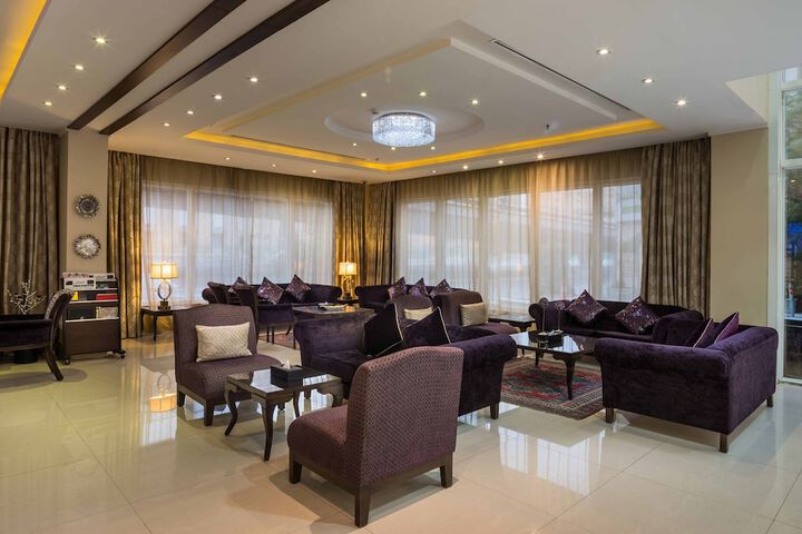 Entrance & Lobby