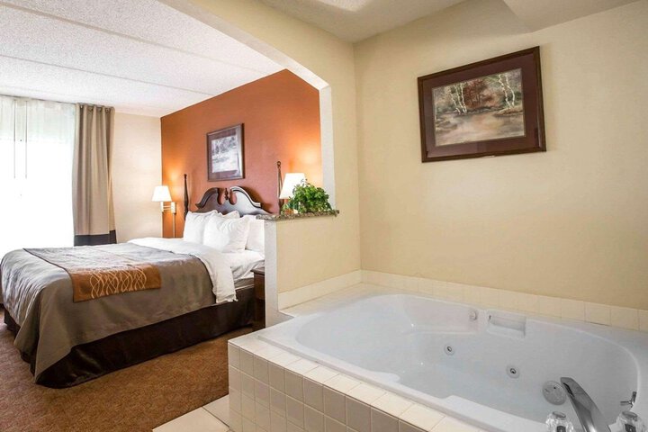 1 King Bed (6 of 13)