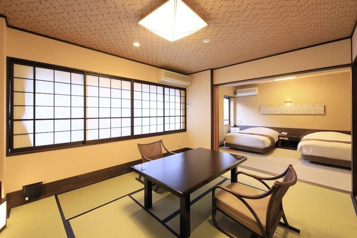 Room 9 of 102
