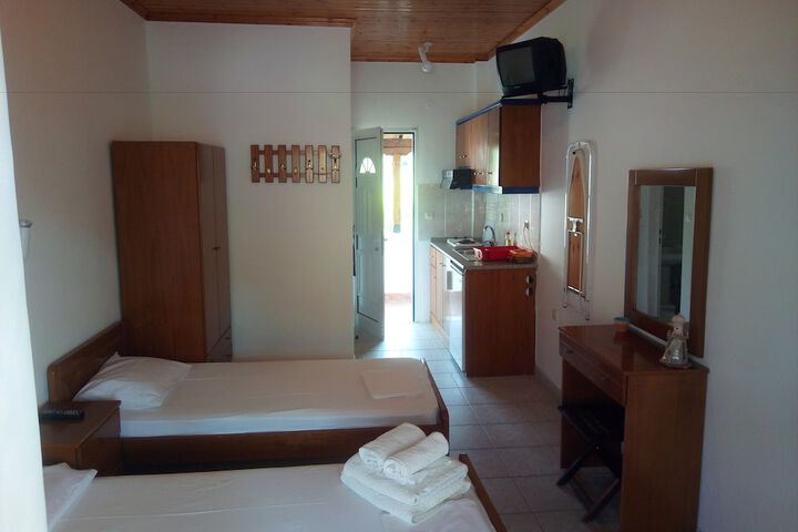Room 6 of 26