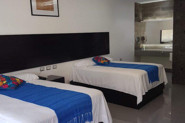 Room 2 of 68