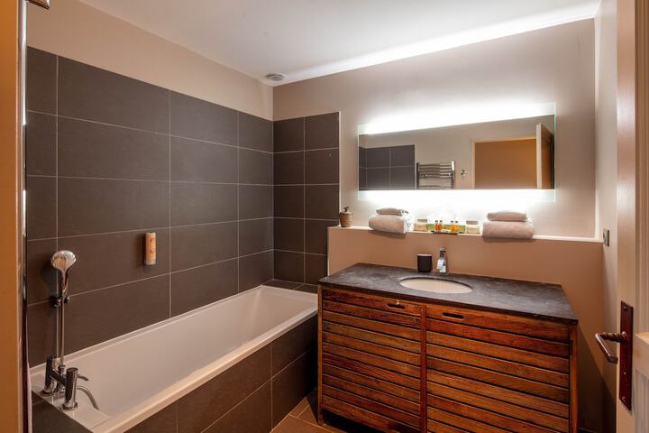 Room 45 of 62