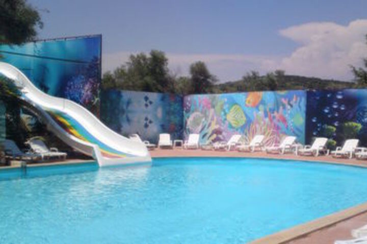 Pool 7 of 15