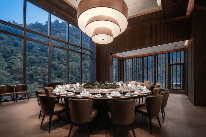 Dining 76 of 83